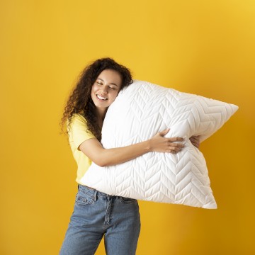 Подушка NORDIC COMFORT 60х60 см IDEIA чохол зі стібкою антиалергенне волокно