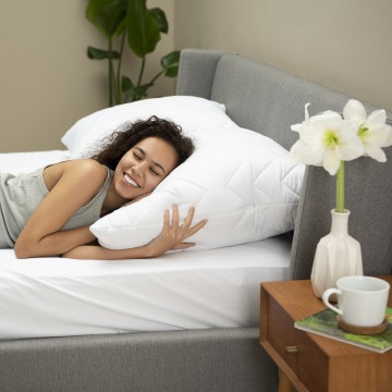 Подушка NORDIC COMFORT+ 70х70 см IDEIA чохол зі стібкою та блискавкою антиалергенне волокно